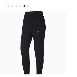 Nike Women’s Bliss Victory Training Pants